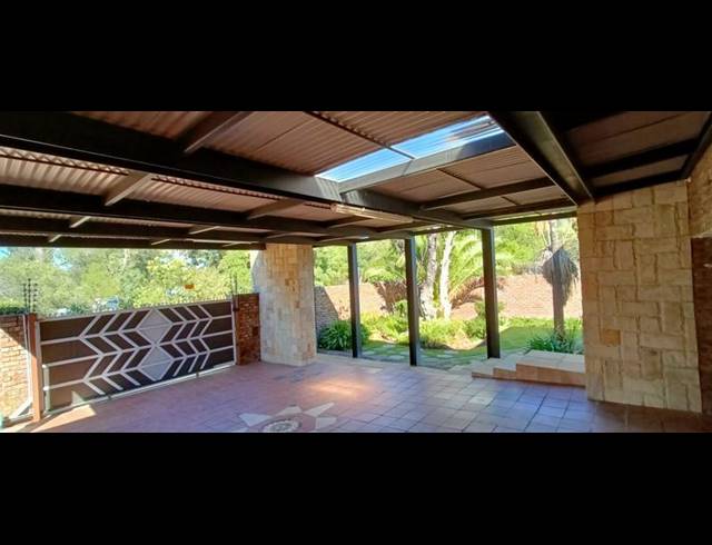 5 BEDROOM HOUSE FOR SALE IN QUEENSTOWN CENTRAL